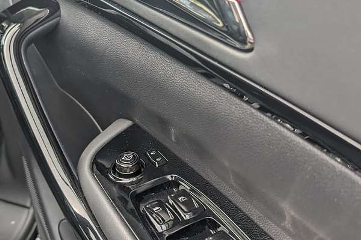 2024 Mahindra XUV700 AX7L Black Edition