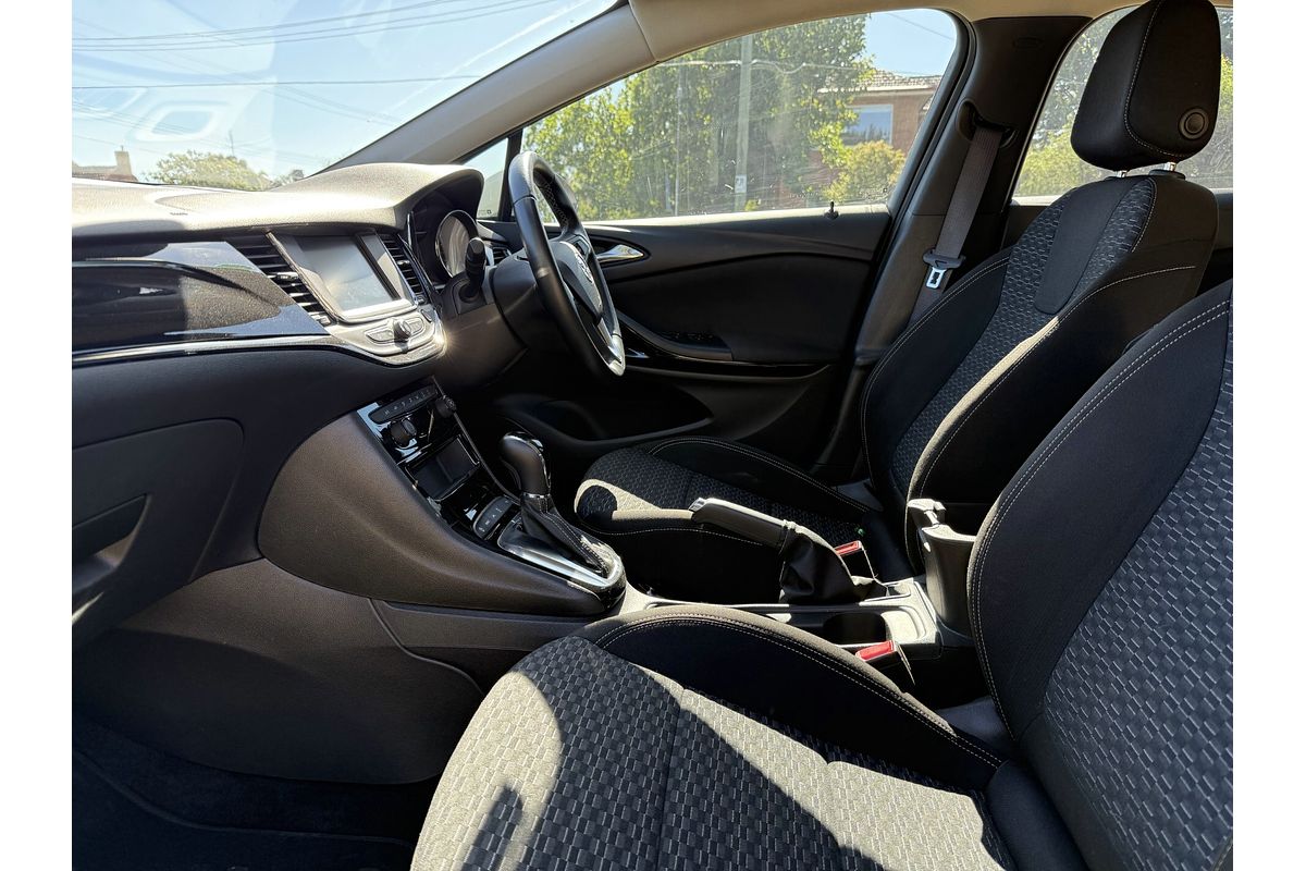 2018 Holden Astra R+ BK