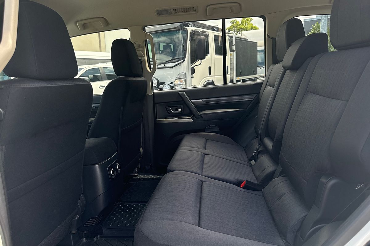 2019 Mitsubishi Pajero GLX NX