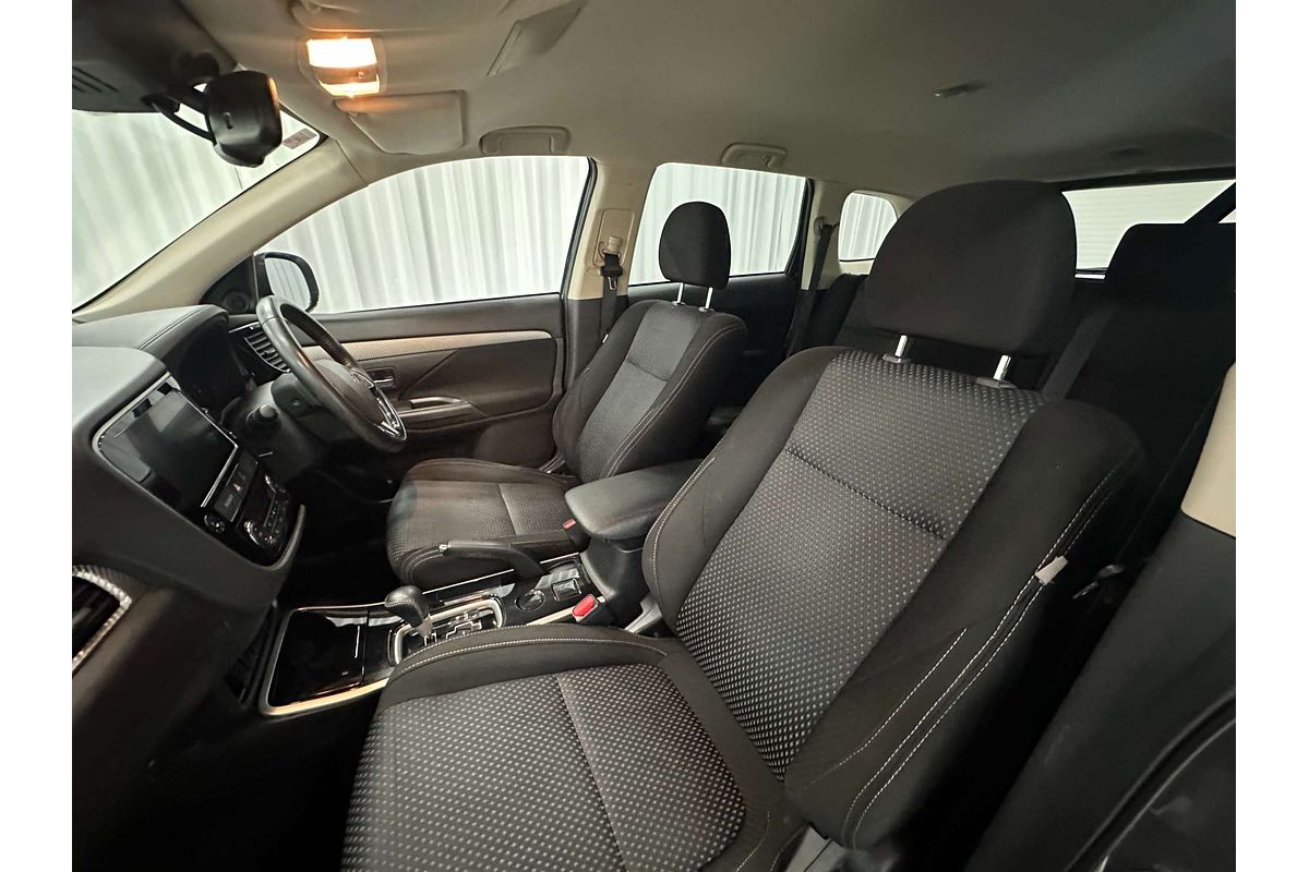 2017 Mitsubishi Outlander LS Safety Pack ZK