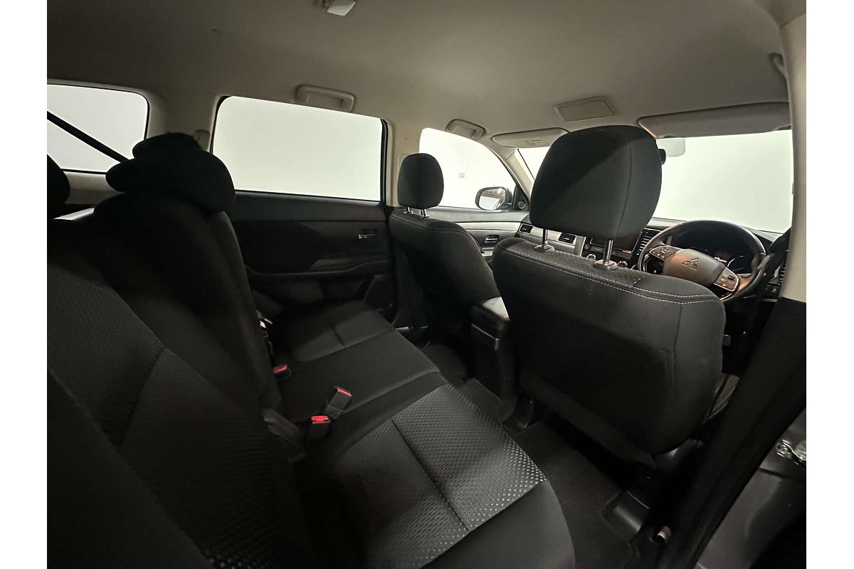 2017 Mitsubishi Outlander LS Safety Pack ZK