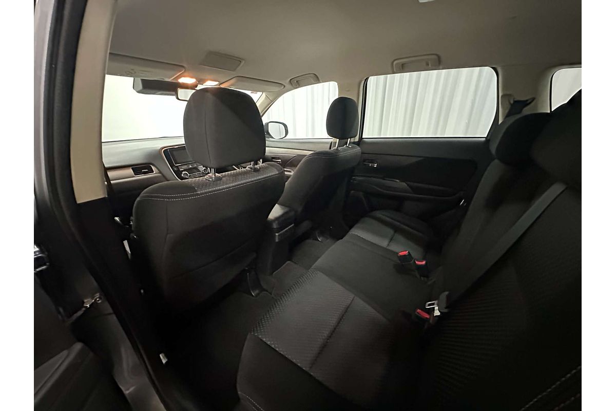 2017 Mitsubishi Outlander LS Safety Pack ZK