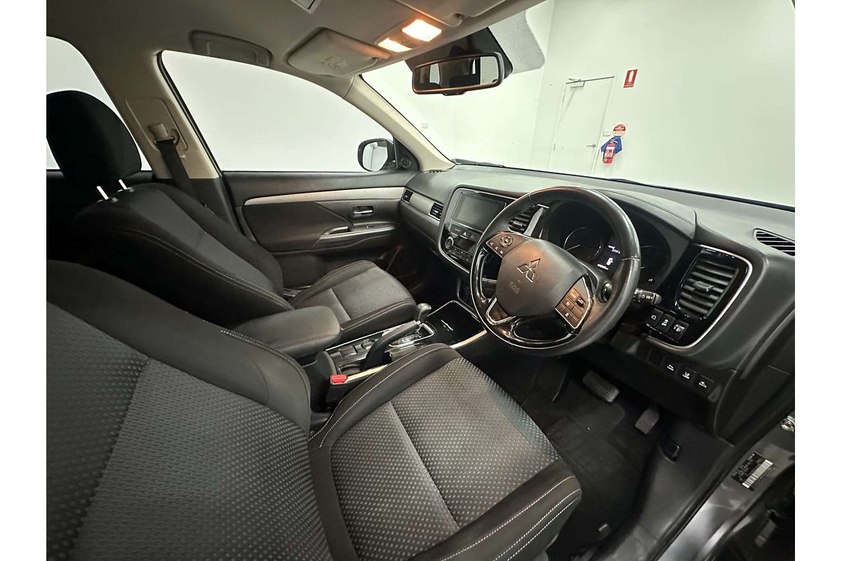 2017 Mitsubishi Outlander LS Safety Pack ZK