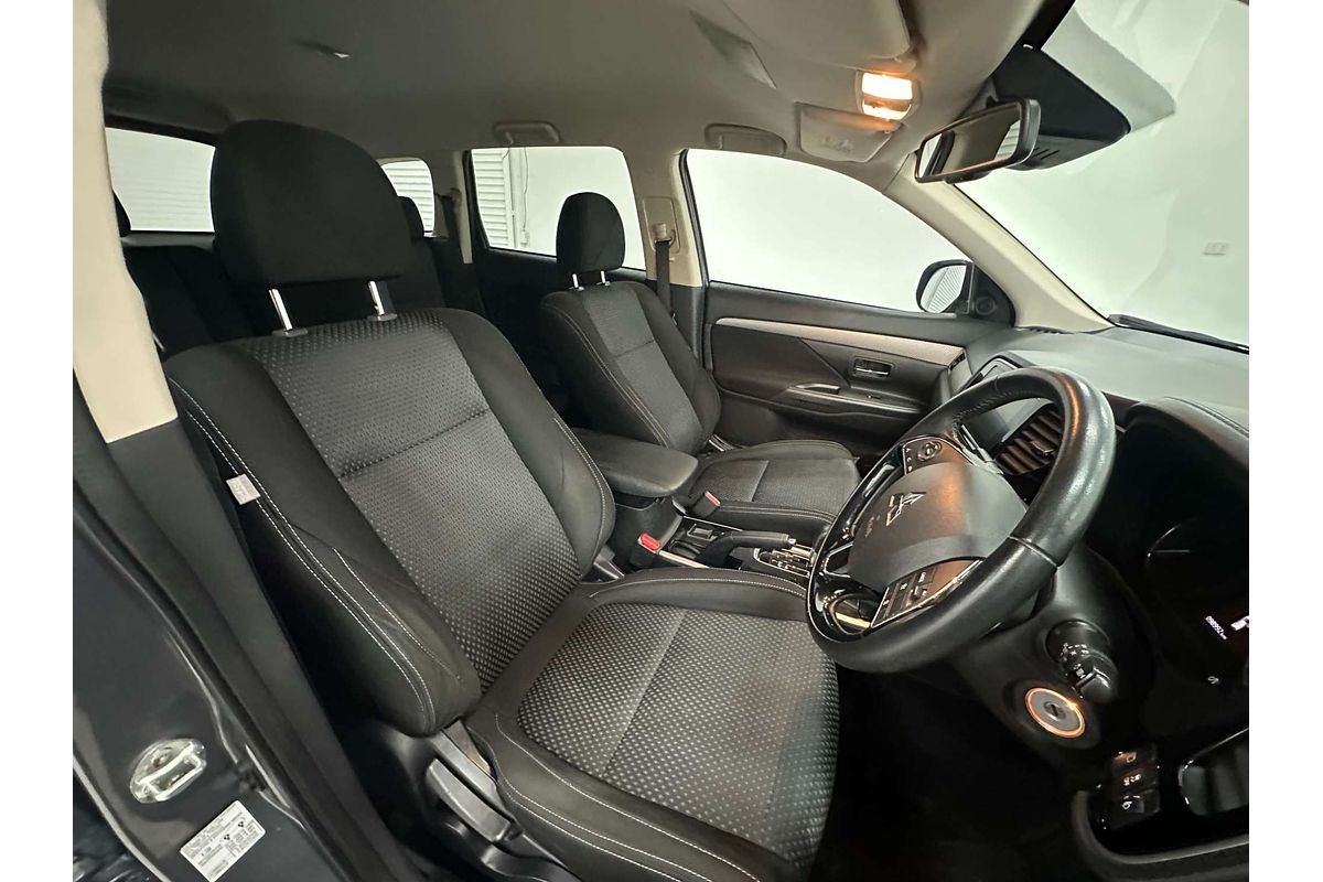2017 Mitsubishi Outlander LS Safety Pack ZK