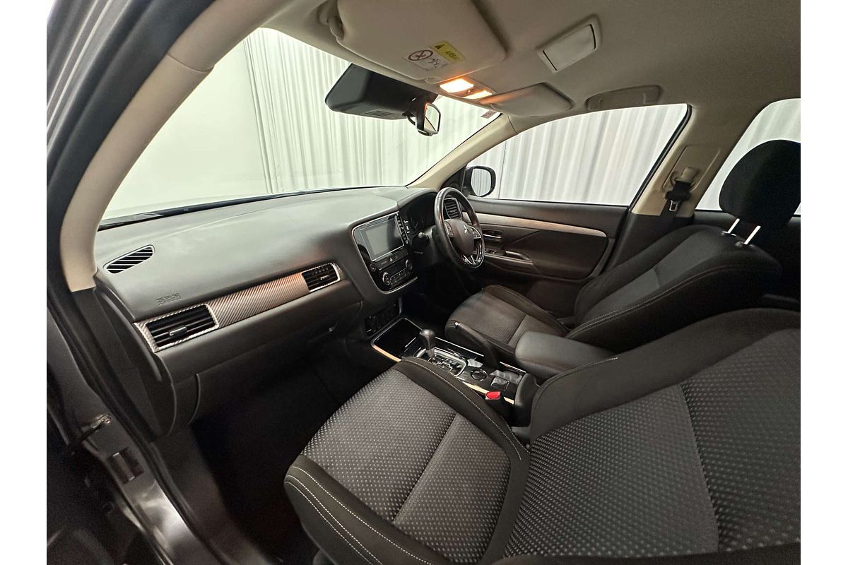 2017 Mitsubishi Outlander LS Safety Pack ZK
