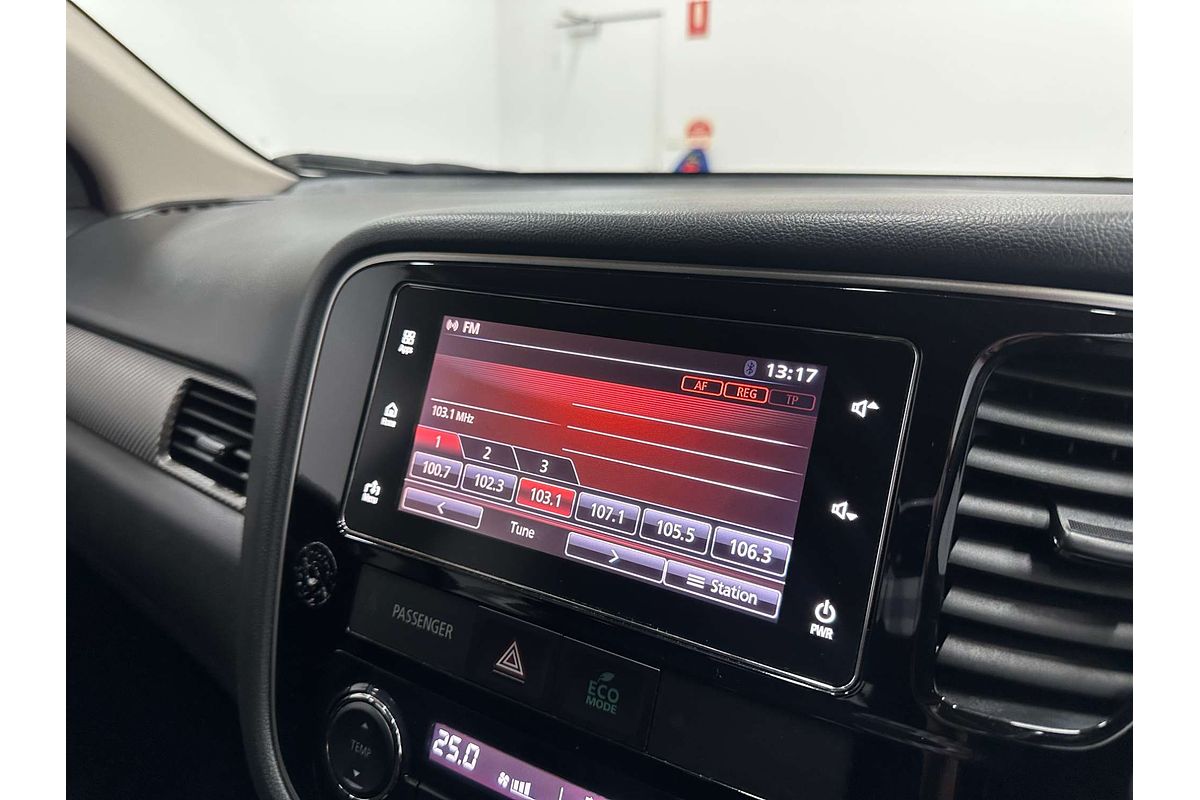 2017 Mitsubishi Outlander LS Safety Pack ZK