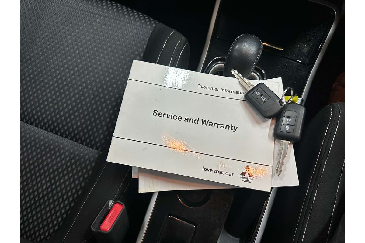 2017 Mitsubishi Outlander LS Safety Pack ZK