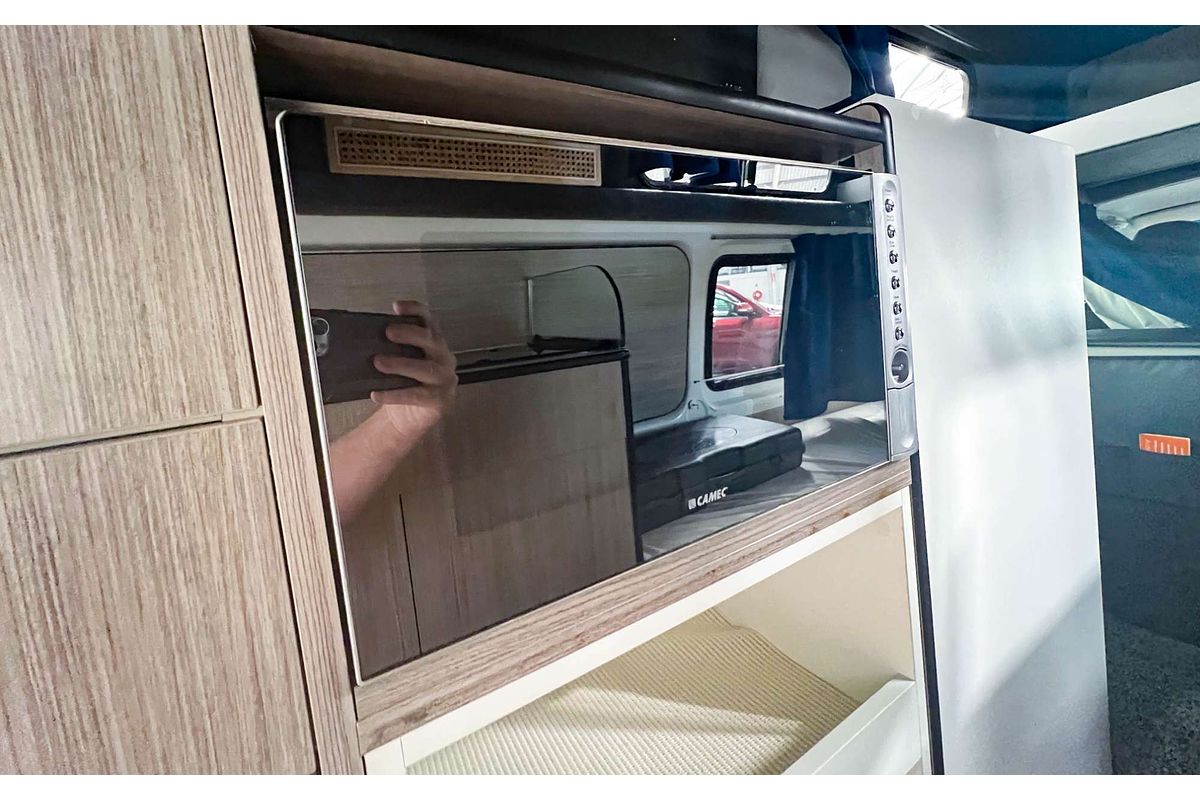 2016 Toyota Hiace TRH201R LWB