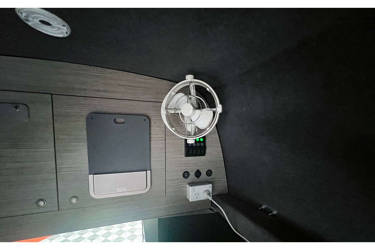 2016 Toyota Hiace TRH201R LWB