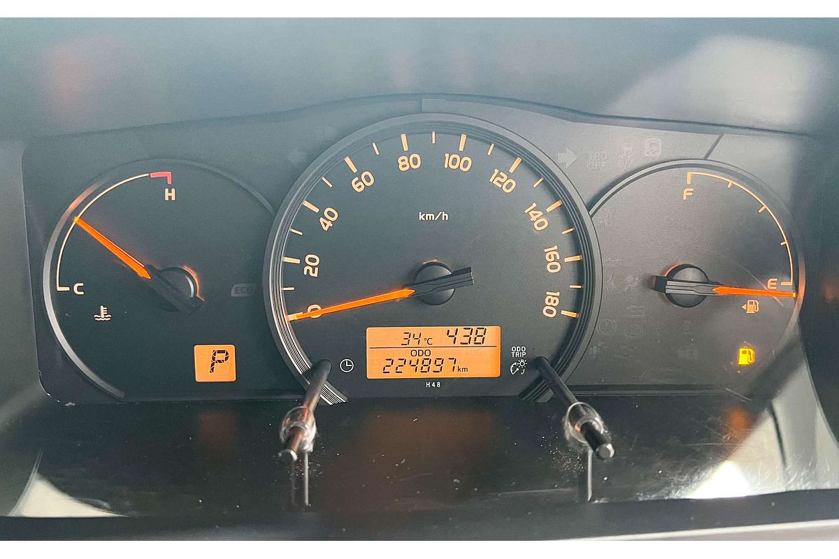 2016 Toyota Hiace TRH201R LWB