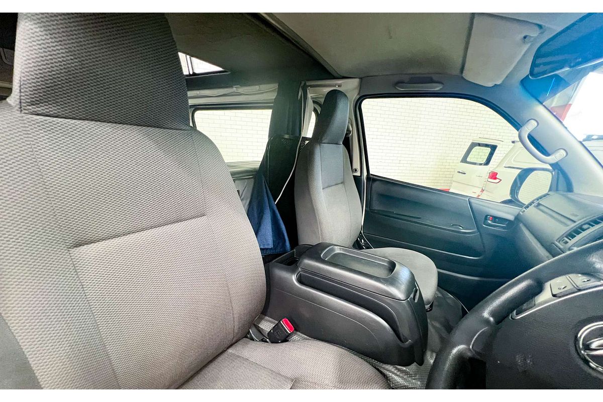 2016 Toyota Hiace TRH201R LWB