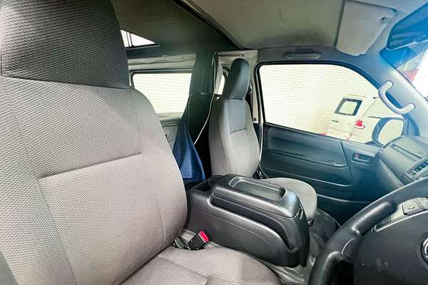 2016 Toyota Hiace TRH201R LWB