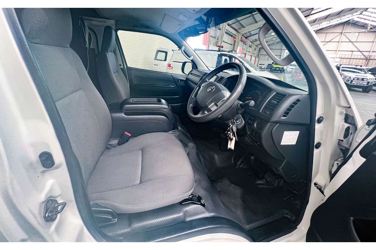 2016 Toyota Hiace TRH201R LWB