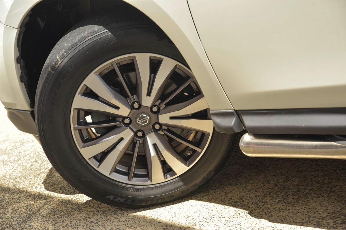 2017 Nissan Pathfinder ST R52 Series II