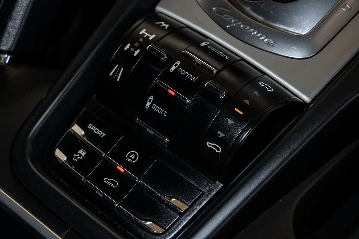 2013 Porsche Cayenne GTS 92A