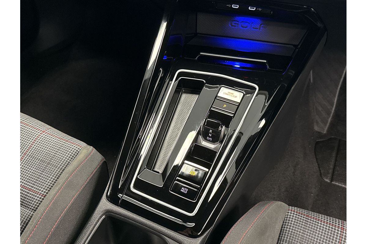 2022 Volkswagen Golf GTI 8