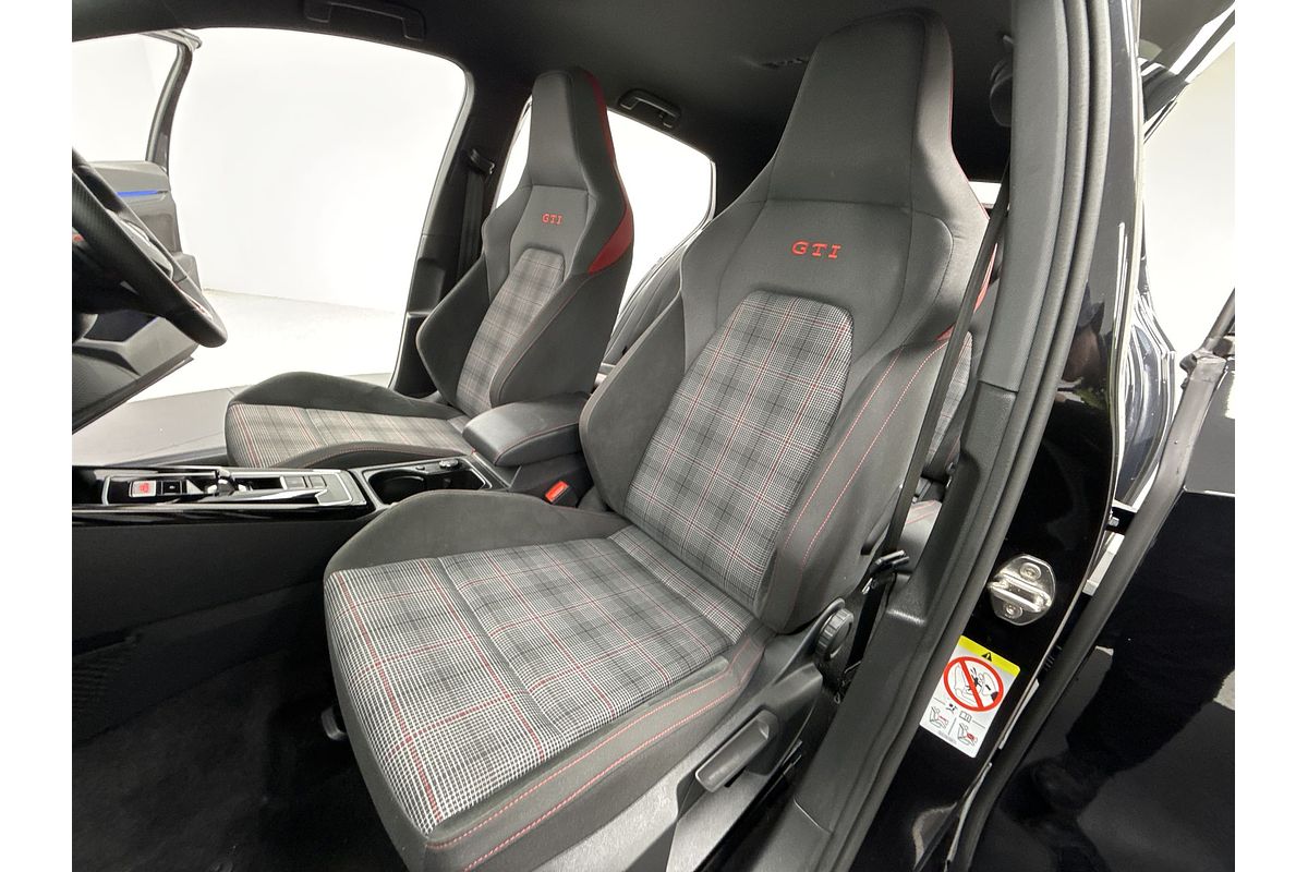 2022 Volkswagen Golf GTI 8