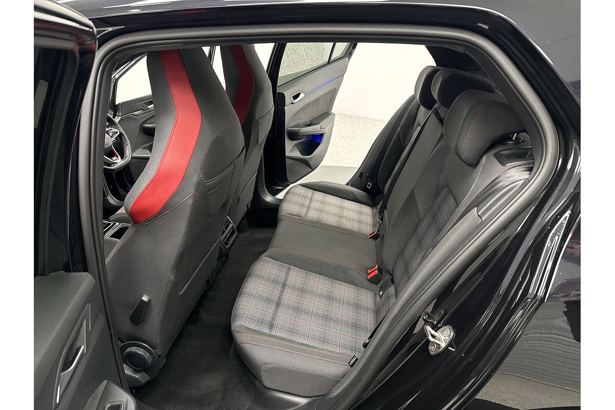 2022 Volkswagen Golf GTI 8