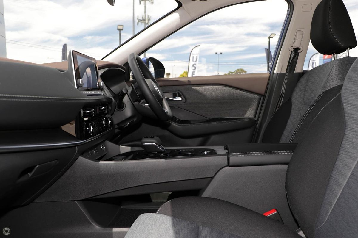 2024 Nissan X-TRAIL ST T33