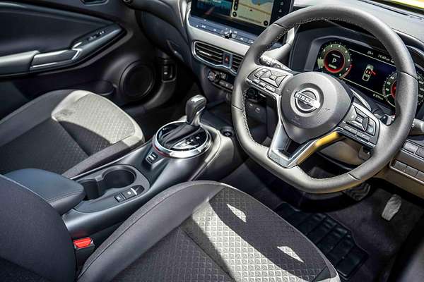 2024 Nissan JUKE ST-L F16