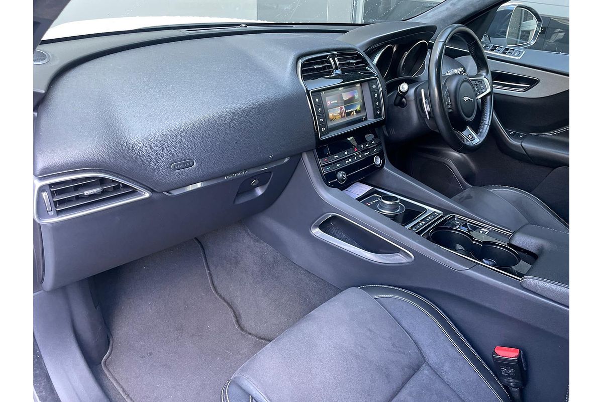 2016 Jaguar F-PACE 30d S X761