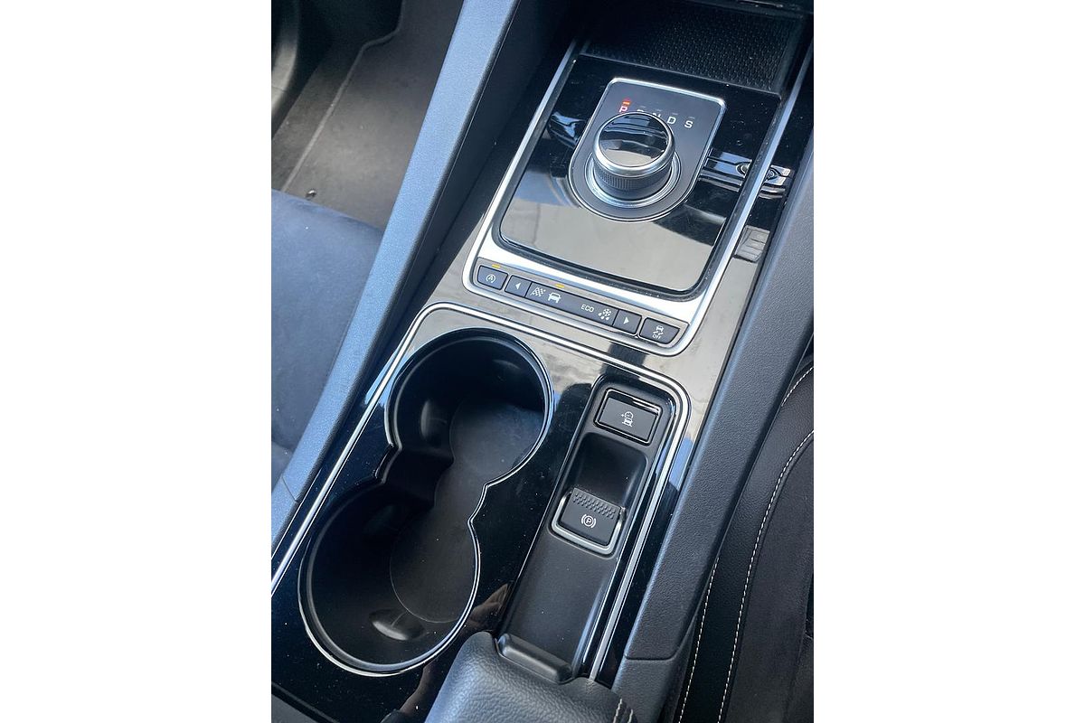2016 Jaguar F-PACE 30d S X761