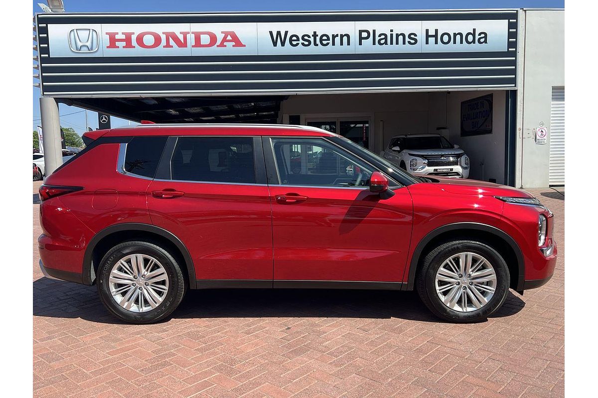 2024 Mitsubishi Outlander LS ZM
