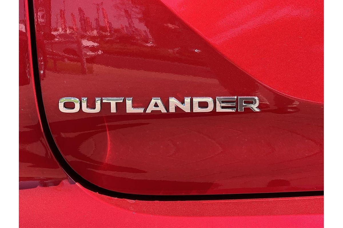 2024 Mitsubishi Outlander LS ZM