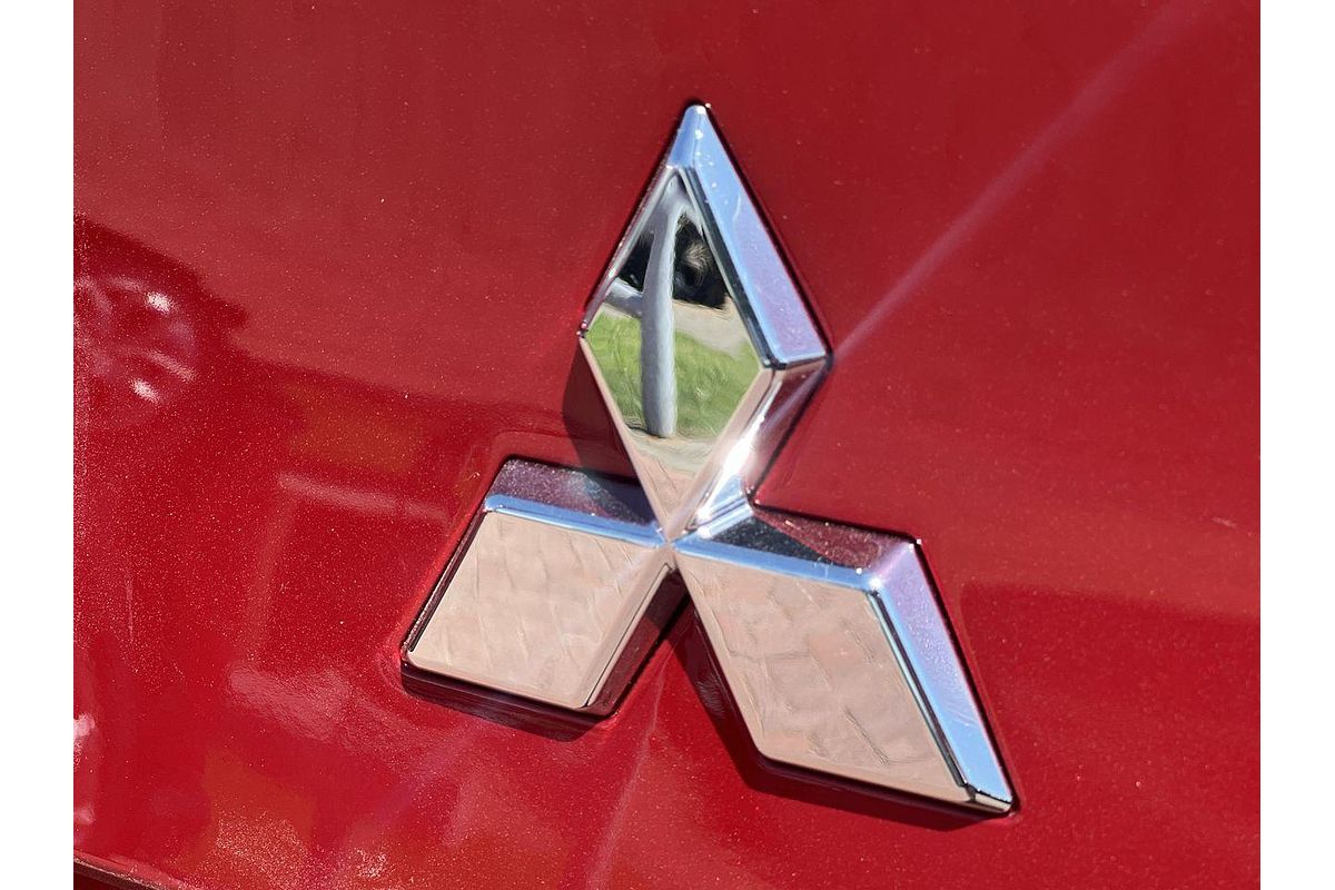 2024 Mitsubishi Outlander LS ZM