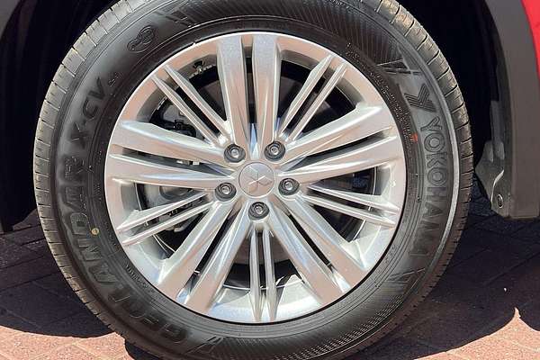 2024 Mitsubishi Outlander LS ZM