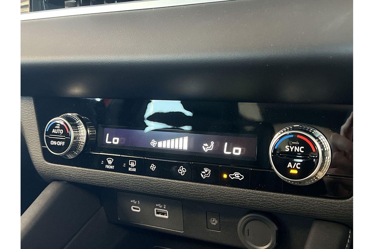 2024 Mitsubishi Outlander LS ZM