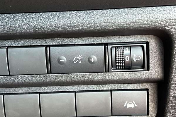 2024 Mitsubishi Outlander LS ZM