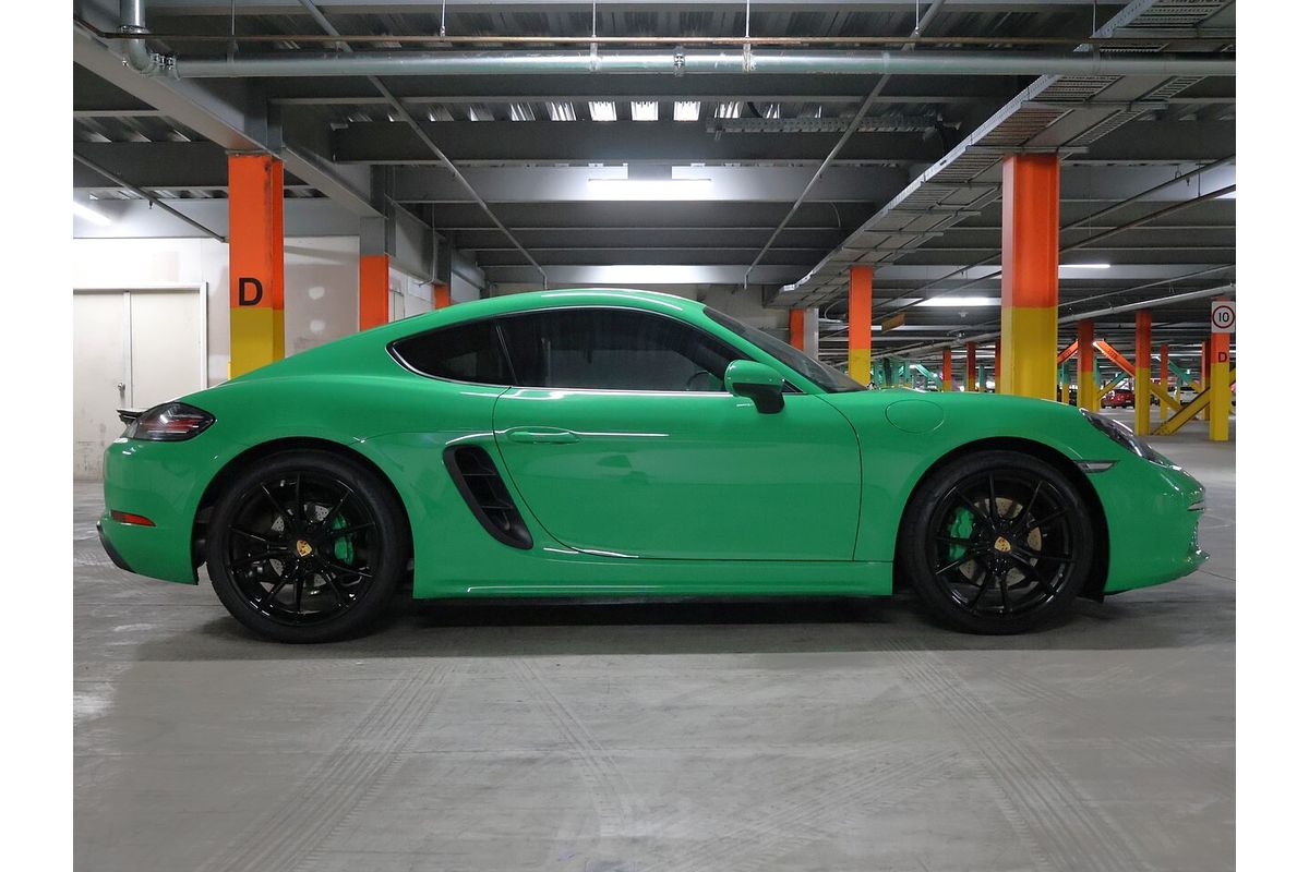 2021 Porsche 718 Cayman 982