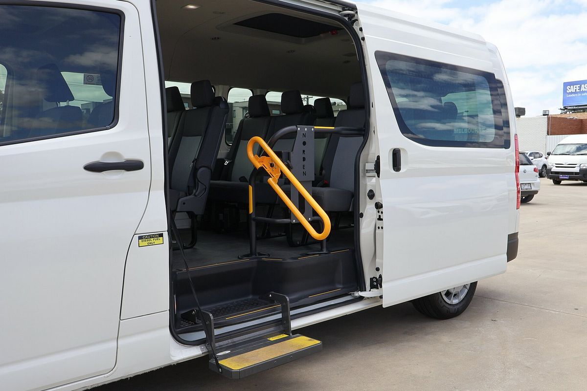 2021 Toyota Hiace Commuter GDH322R