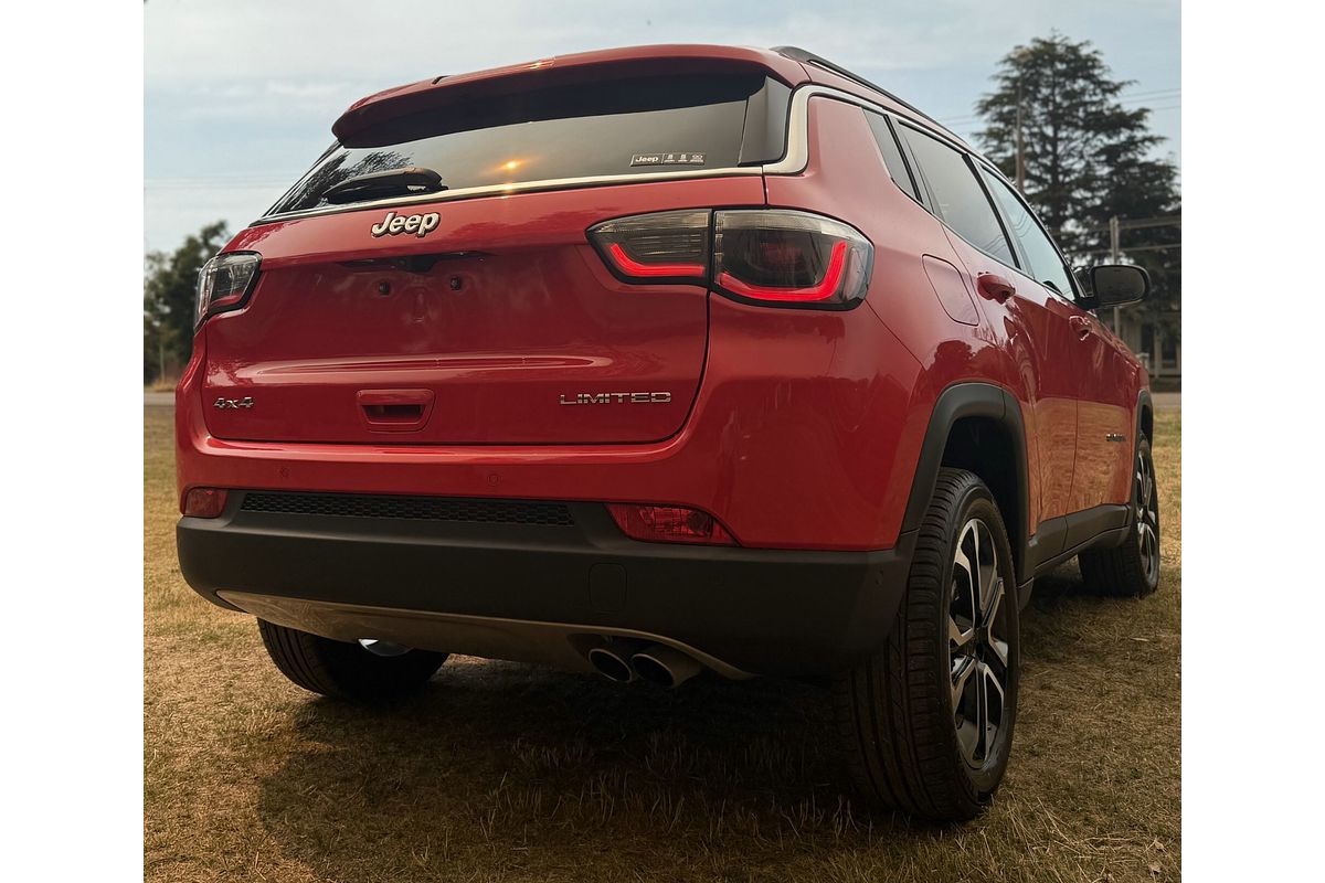 2023 Jeep Compass Limited M6