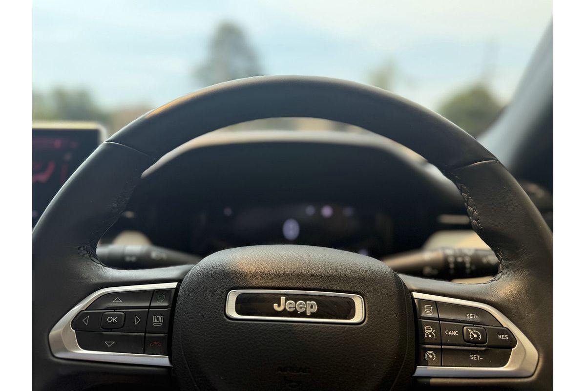 2023 Jeep Compass Limited M6