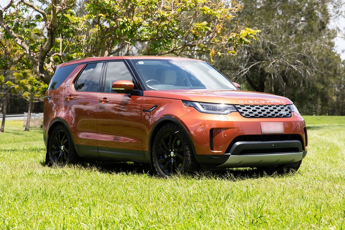 2021 Land Rover Discovery D300 S Series 5