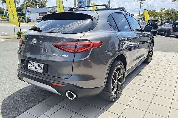 2017 Alfa Romeo Stelvio First Edition