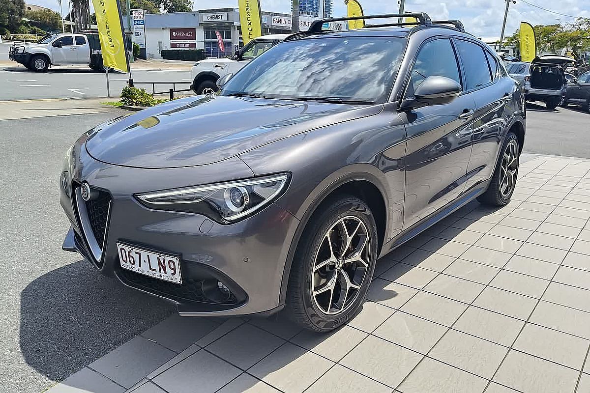 2017 Alfa Romeo Stelvio First Edition