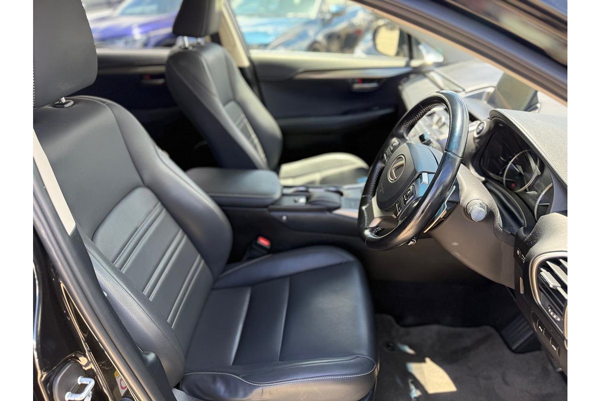 2017 Lexus NX NX300h Luxury AYZ10R
