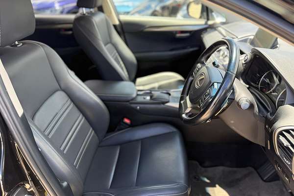 2017 Lexus NX NX300h Luxury AYZ10R