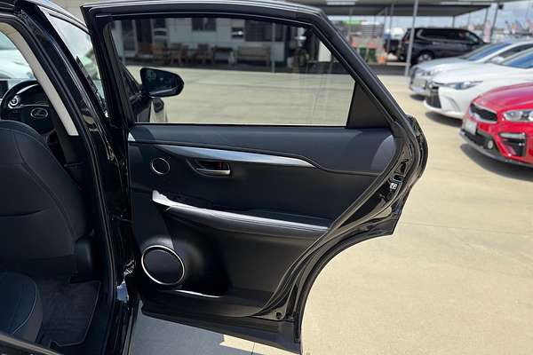 2017 Lexus NX NX300h Luxury AYZ10R