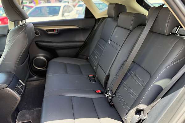 2017 Lexus NX NX300h Luxury AYZ10R