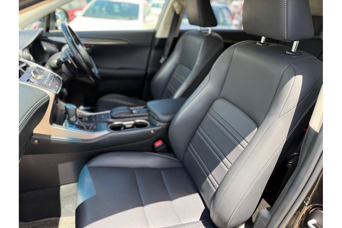 2017 Lexus NX NX300h Luxury AYZ10R