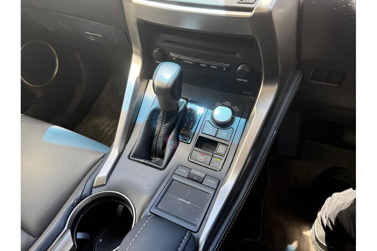2017 Lexus NX NX300h Luxury AYZ10R
