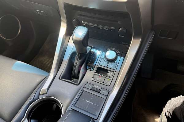 2017 Lexus NX NX300h Luxury AYZ10R
