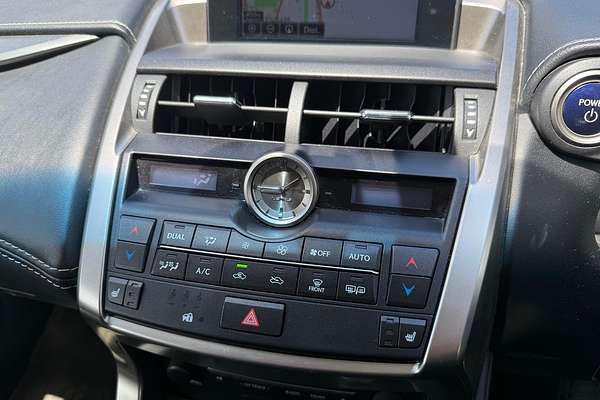 2017 Lexus NX NX300h Luxury AYZ10R