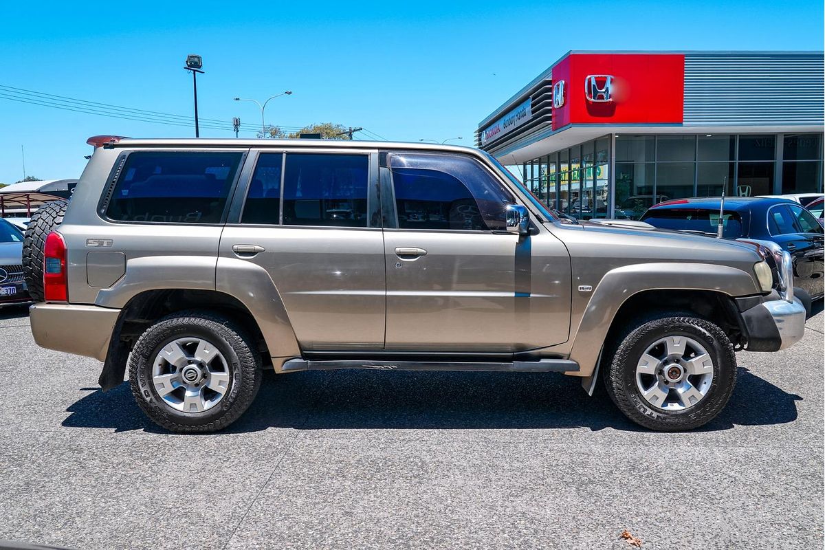 2006 Nissan Patrol ST GU IV