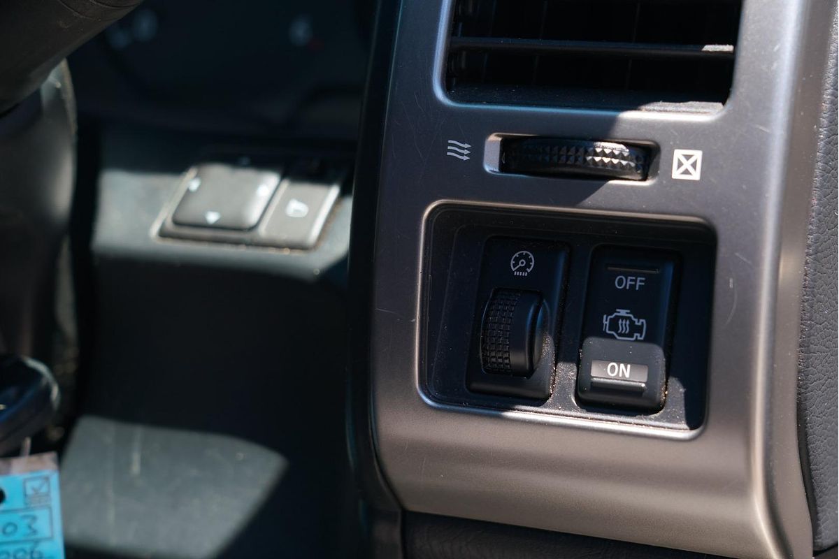 2006 Nissan Patrol ST GU IV
