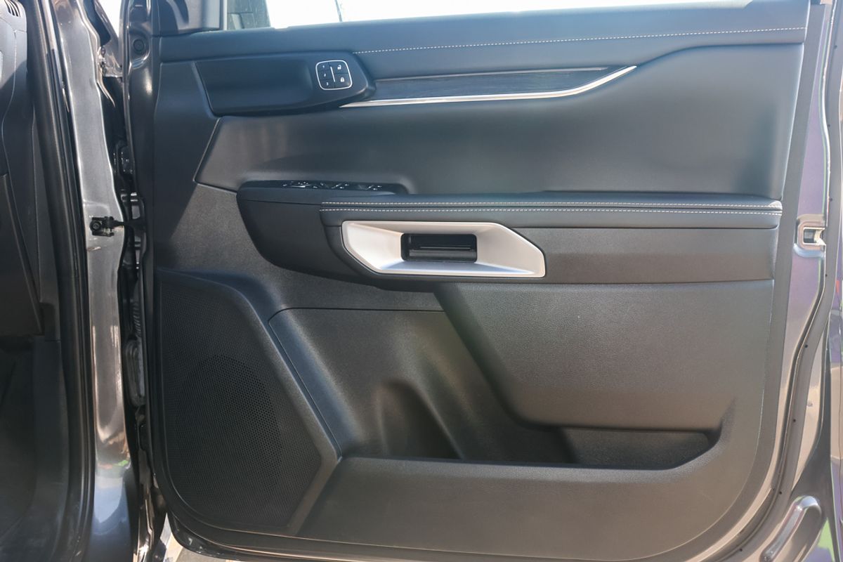 2023 Ford Everest Platinum
